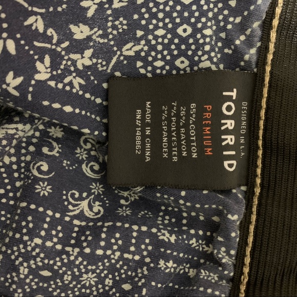 Torrid sky High skinny distressed jeans - Picture 8 of 8